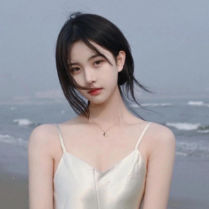 美女脱光衣服让他捅
